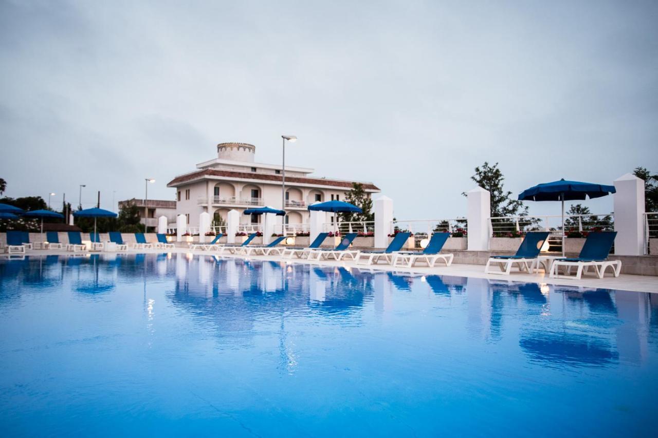 Club Azzurro Hotel & Resort Porto Cesareo Dış mekan fotoğraf