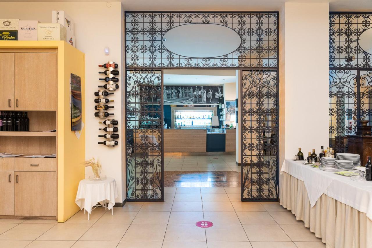 Club Azzurro Hotel & Resort Porto Cesareo Dış mekan fotoğraf
