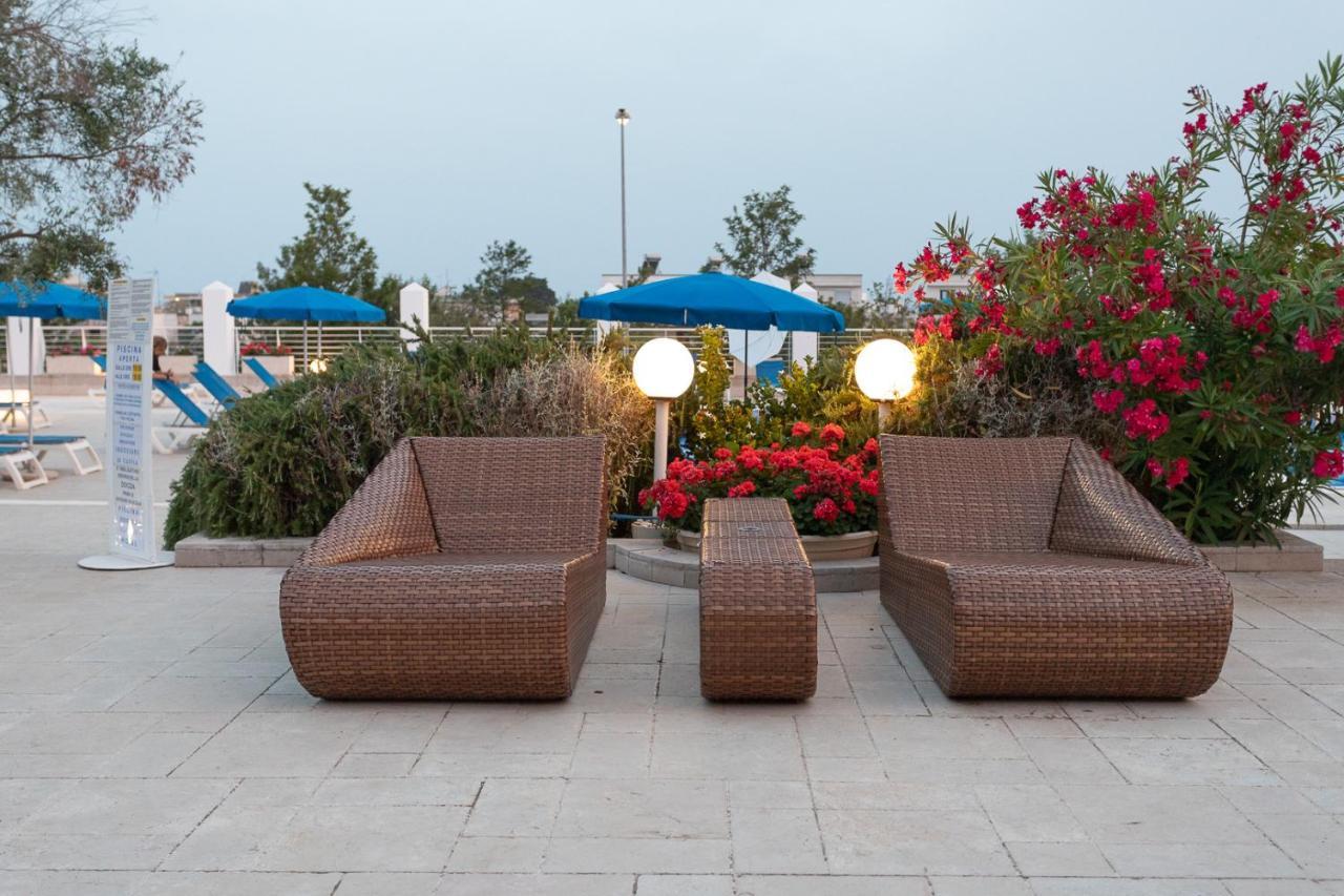 Club Azzurro Hotel & Resort Porto Cesareo Dış mekan fotoğraf