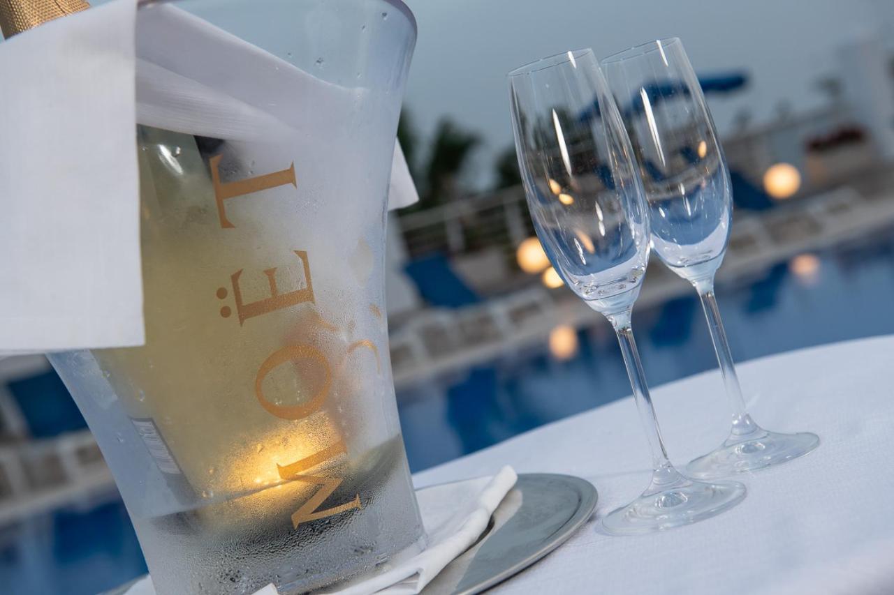 Club Azzurro Hotel & Resort Porto Cesareo Dış mekan fotoğraf