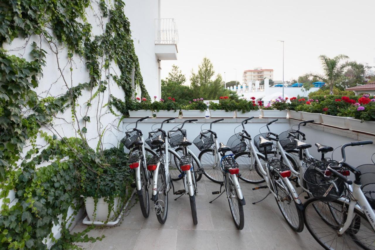 Club Azzurro Hotel & Resort Porto Cesareo Dış mekan fotoğraf