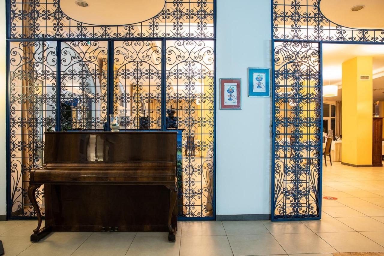 Club Azzurro Hotel & Resort Porto Cesareo Dış mekan fotoğraf
