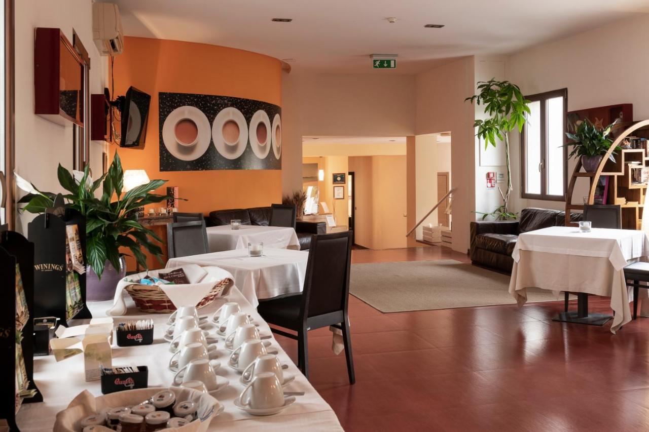 Club Azzurro Hotel & Resort Porto Cesareo Dış mekan fotoğraf