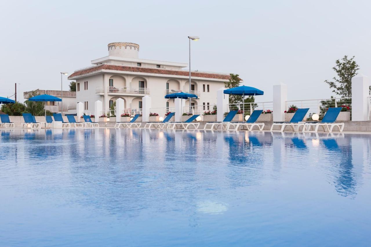 Club Azzurro Hotel & Resort Porto Cesareo Dış mekan fotoğraf